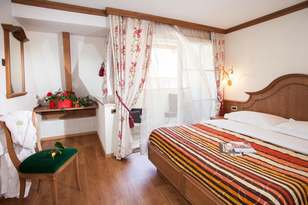 Hotel Comfort Erica Dolomiti Val D'Adige Салорно Экстерьер фото