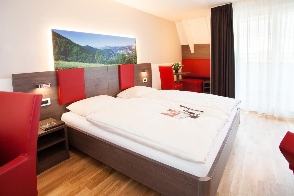 Hotel Comfort Erica Dolomiti Val D'Adige Салорно Экстерьер фото